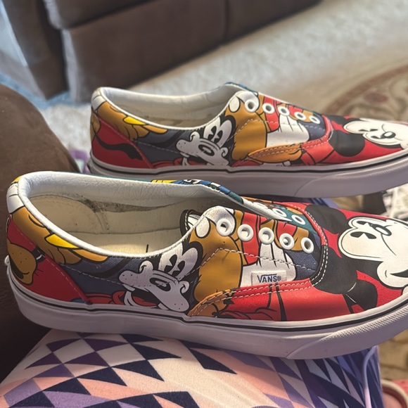 Vans DISNEY  Brand New never worn 
Size 9 / 10.5 With box (not in good shape) - Picture 5 of 10